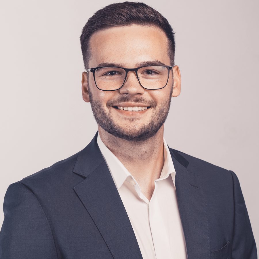 Porträtaufnahme von Ricco Müller-Alex